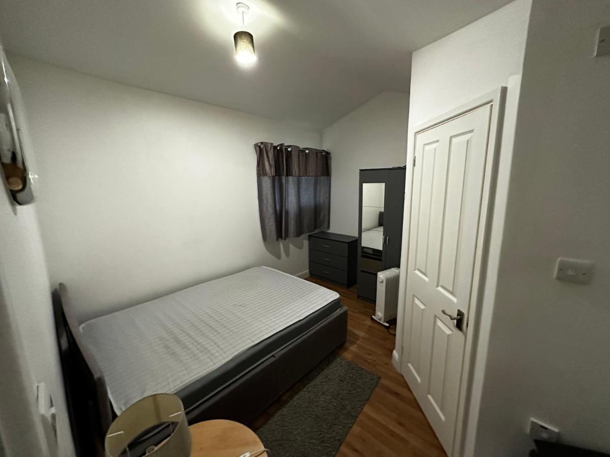 10b Sunset Park Homes Apartment
